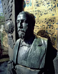 Busto de retrato de Alexander Borodin de su tumba (bronce)